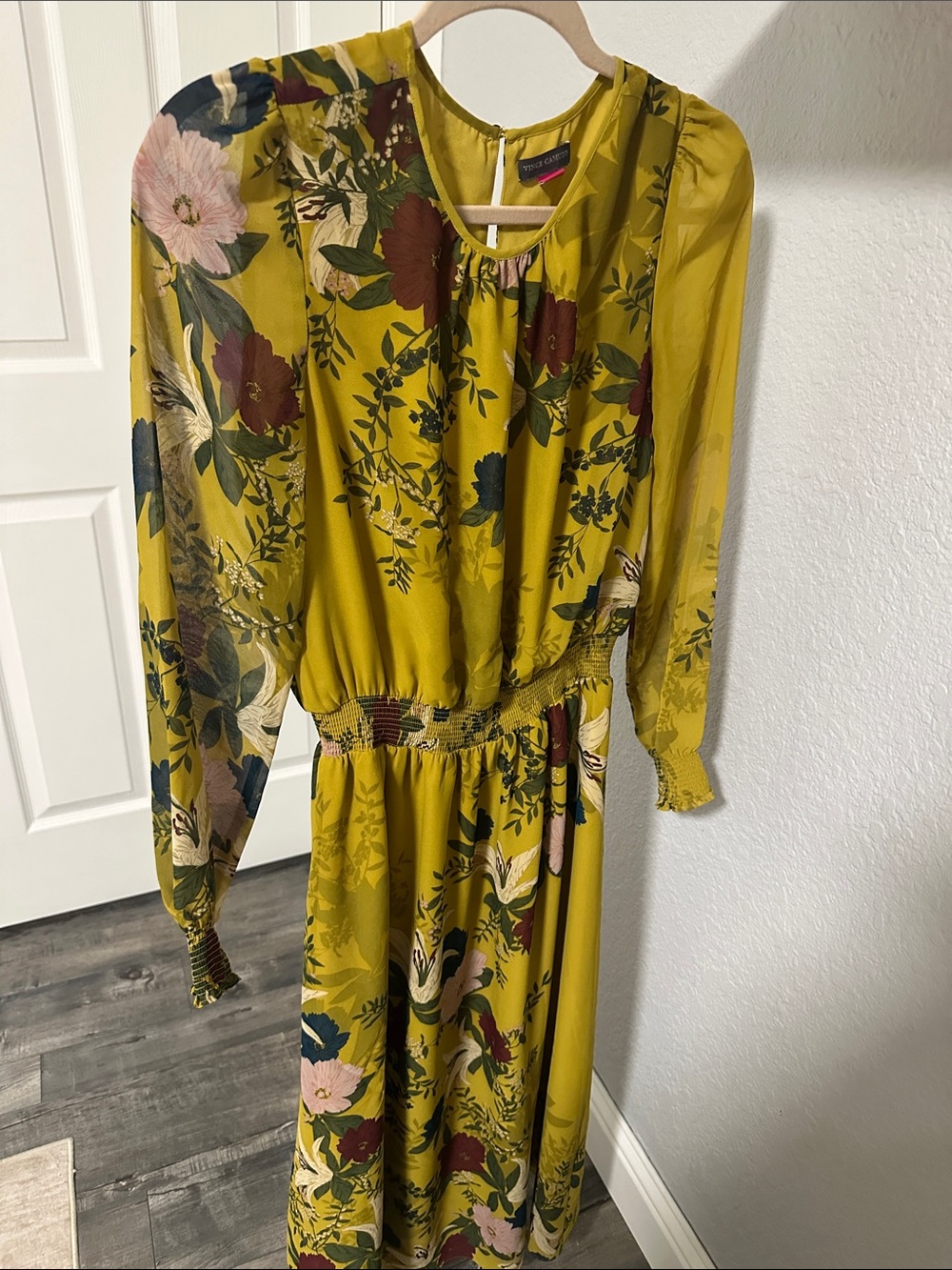 Vince Camuto Floral Long-Sleeve Midi Dress in Mustard Xs